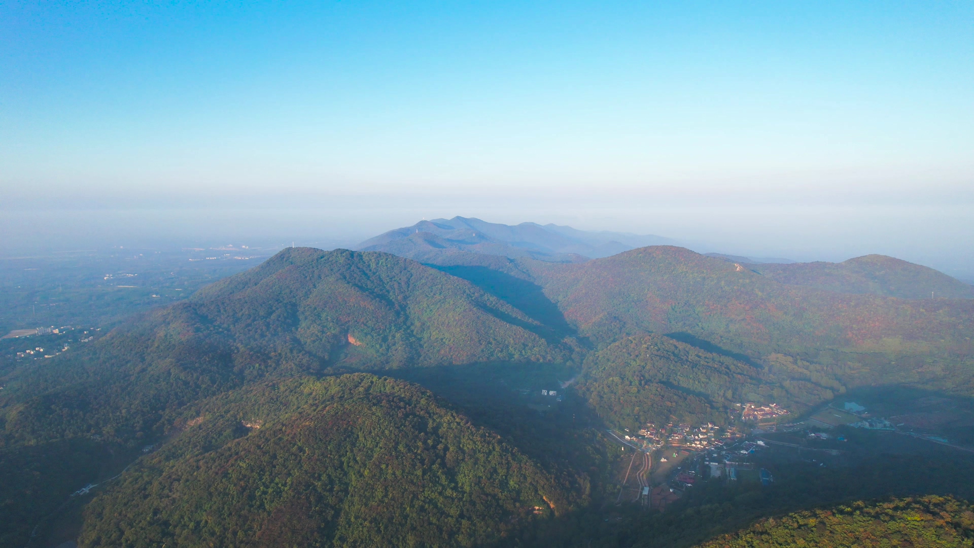 4K航拍自然风景祖国山河大山山脉视频的预览图