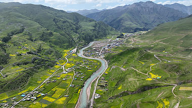 4k西藏索县加勤乡夏季高山草原自然风景航拍视频的预览图