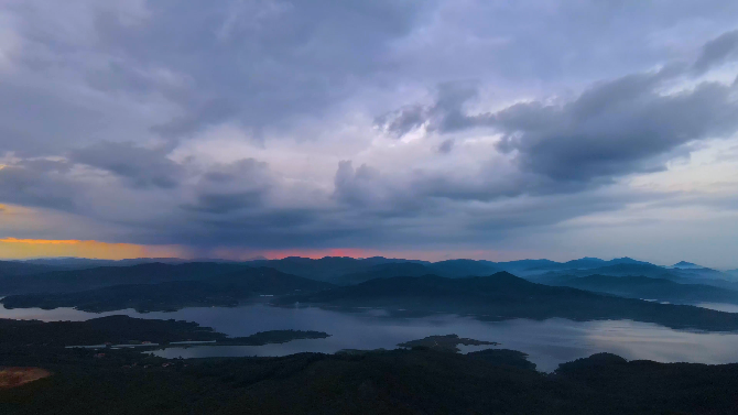 4K航拍壮丽山河风光风景云雾夕阳视频的预览图