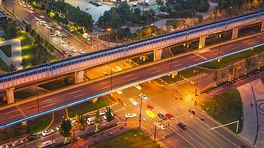 4K实拍城市立交高架夜景车流延时摄影视频的预览图