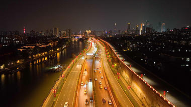 4k航拍城市交通车水马龙夜景视频的预览图