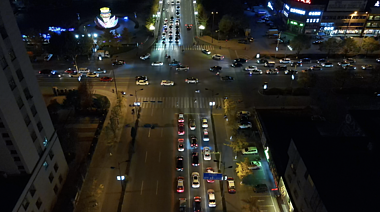 4K航拍城市交通车水马龙街道车辆堵车视频的预览图